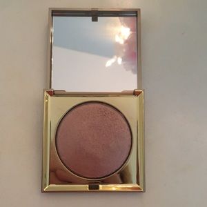 Stila Heaven’s Hue Highlighter in Kitten